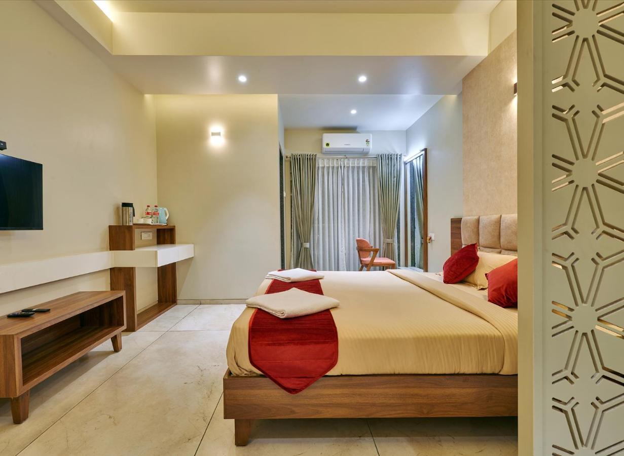 Hotel Swamini Kolhapur Exterior photo