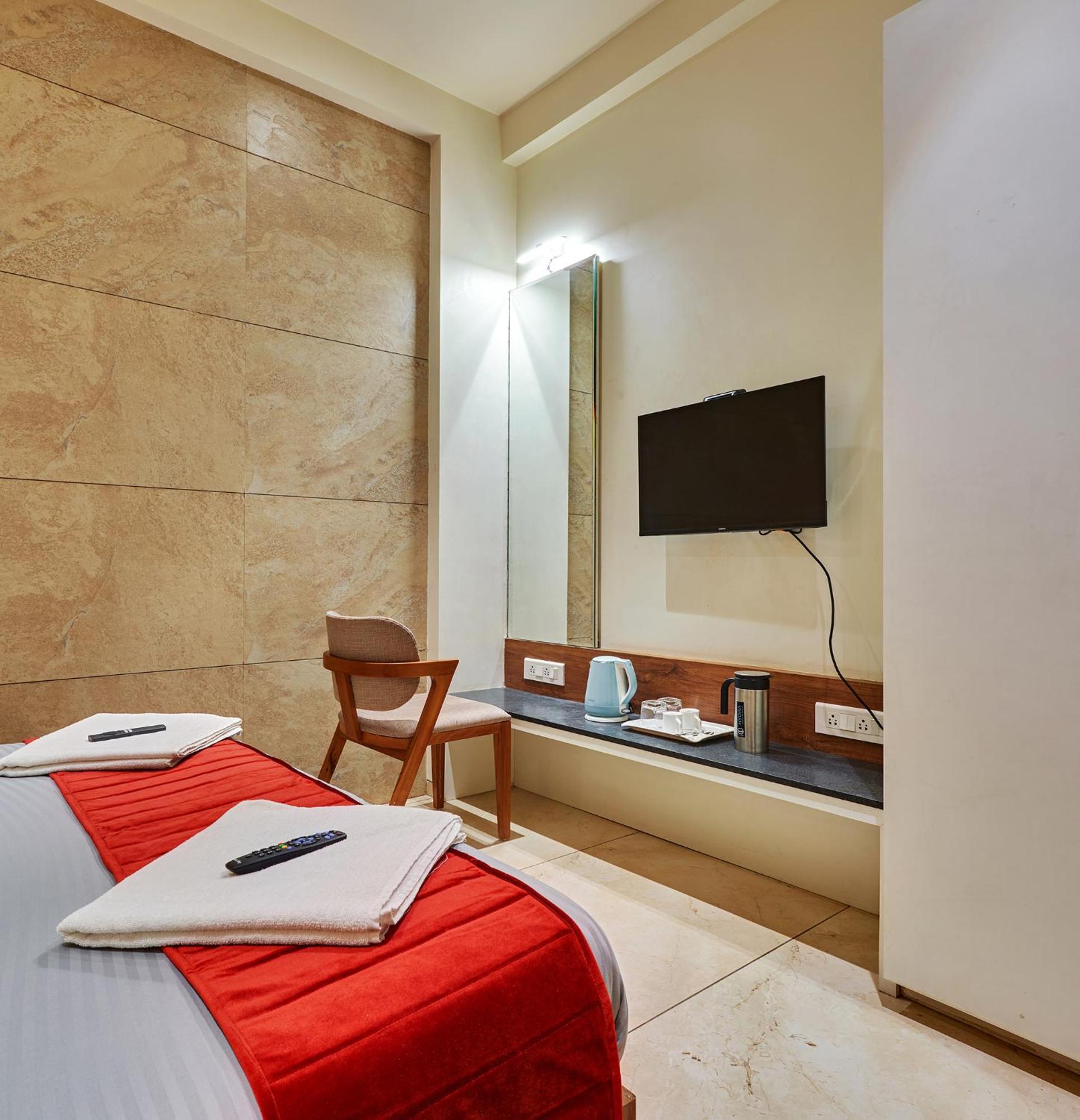 Hotel Swamini Kolhapur Exterior photo